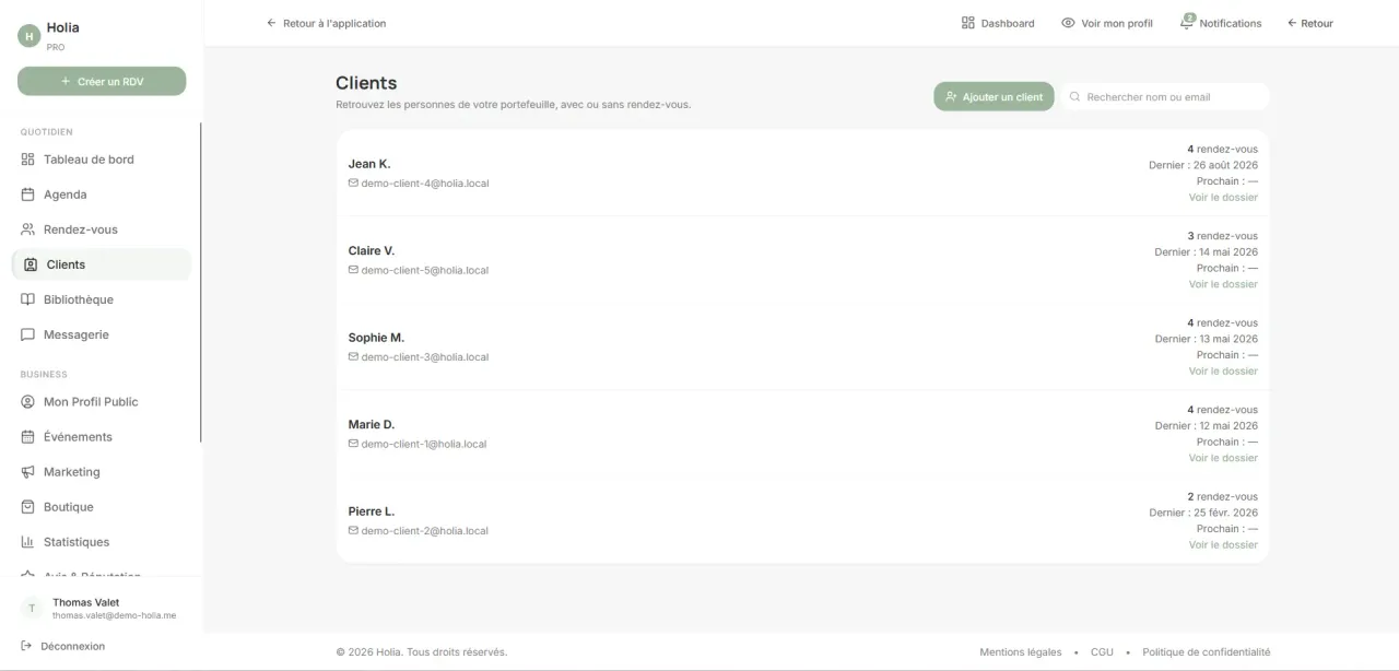 Liste des clients dans Holia Pro avec nombre de rendez-vous, dernière séance et accès au dossier client